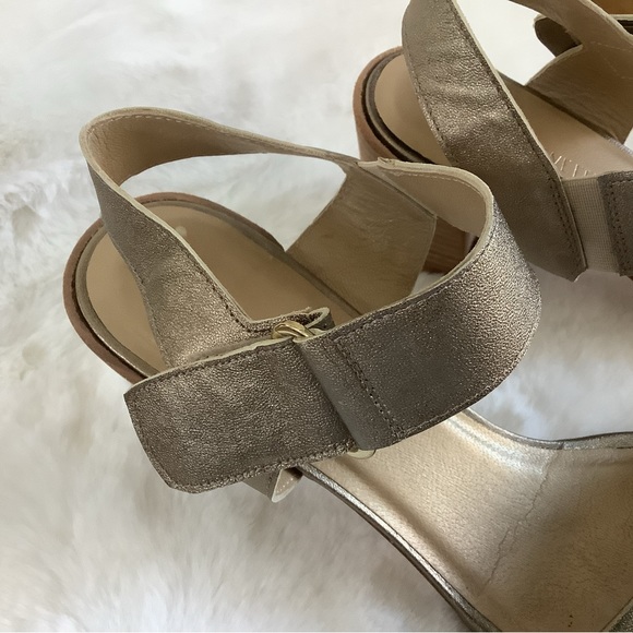 Stuart Wietzman Women’s Broadband City Sandal in Gold/Taupe 9.5 Box Included - Picture 5 of 5